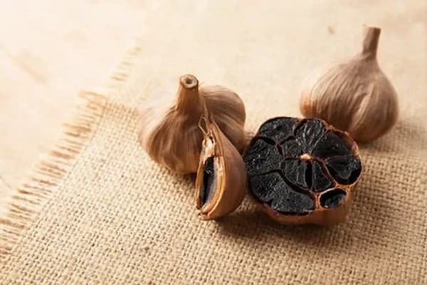 تصویر 1 از خرید سیر سیاه مرغوب + قیمت فروش استثنایی